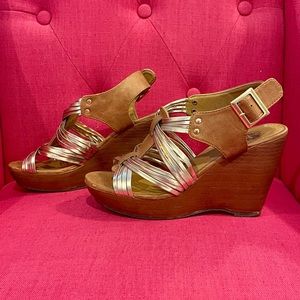 SM New York Wedge Gold Sandals Size 7